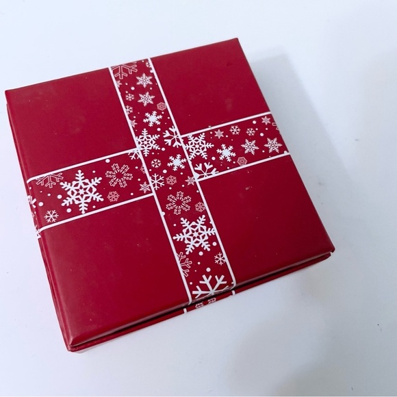 Angel Pin Brooch in Box - Picture 8 of 8